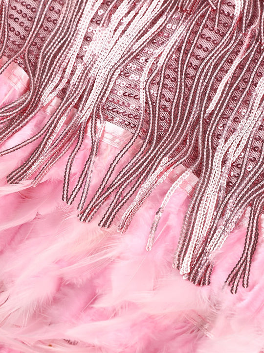 Avondjurk met franjes en veren op spaghettibandjes