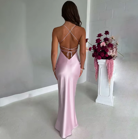 Avondjurk met open rug en satijnen afwerking