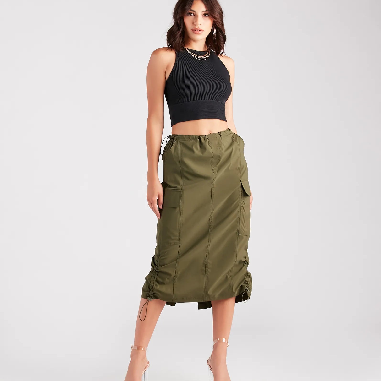 Zij is een Trendsetter Nylon Parachute Midi Rok