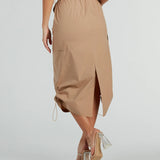Zij is een Trendsetter Nylon Parachute Midi Rok