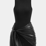Knoop Voorkant Mouwloze Mini Jurk – Edgy en Elegant in Eén Look