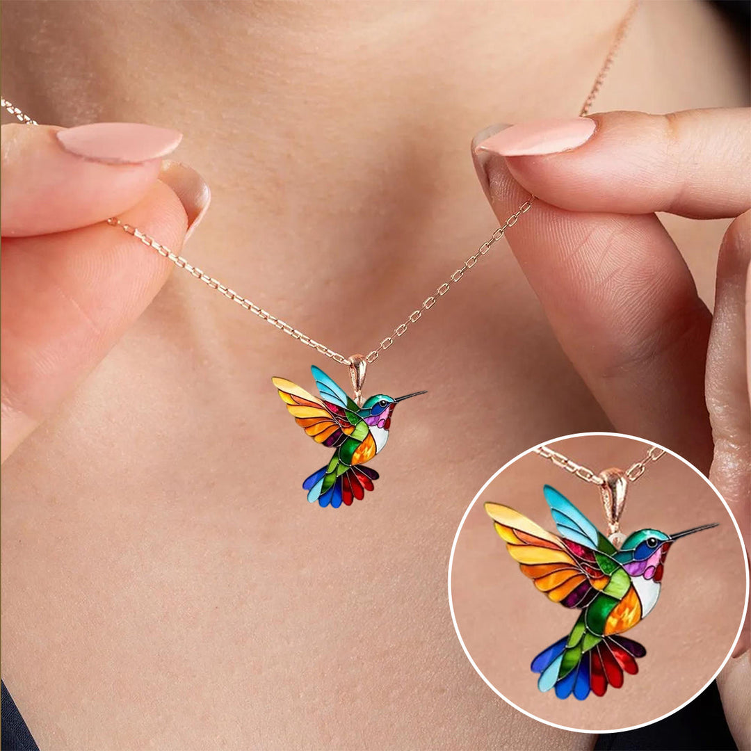 Kleurrijke Kolibrie Ketting – Een Symbool van Vrijheid en Hoop