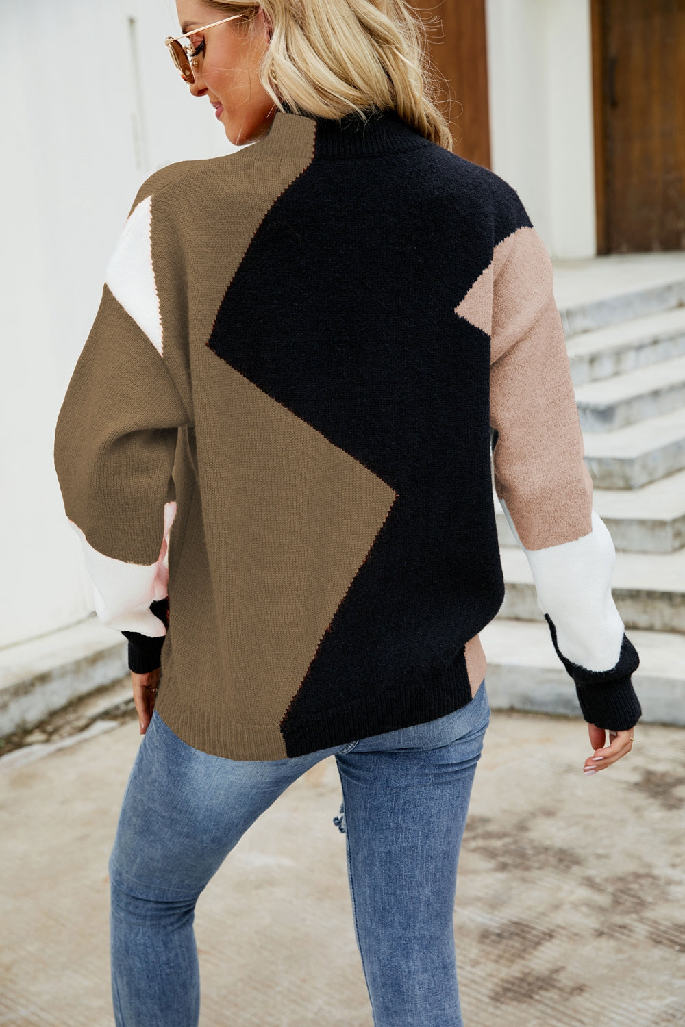 Dames Trui | Kleurblok Design met Mock Neck | Geribbelde Afwerking en Verlaagde Schouders