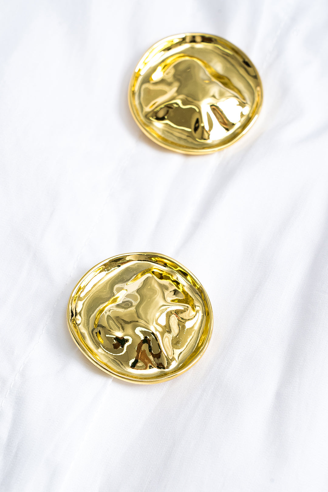 Hattie - Elegante Shirt met Metalen Afwerking voor Dames met Lange Mouwen