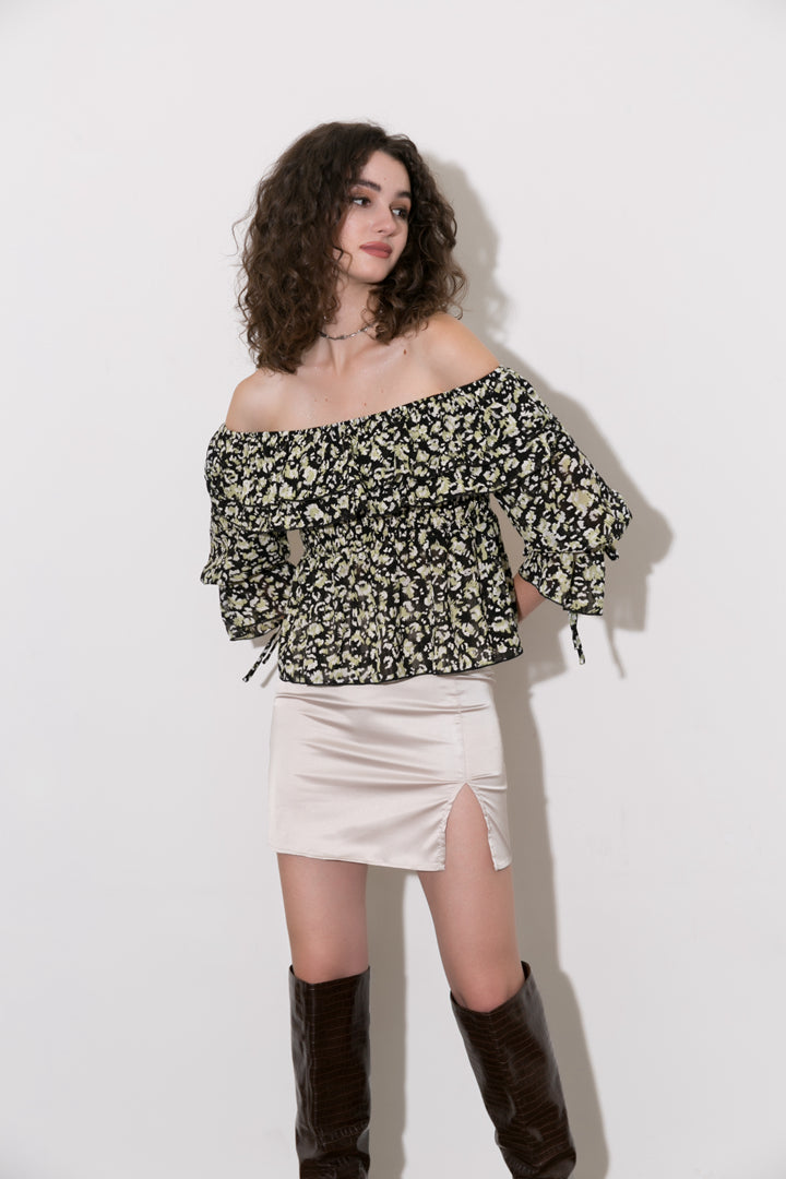 Sophia - Chic en Luchtige Chiffon Off Shoulder Peplum Top