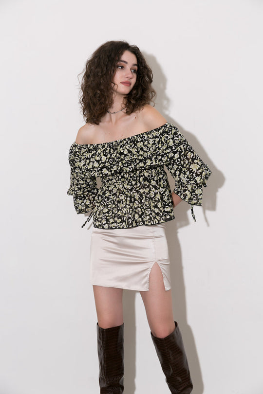 Sophia - Chic en Luchtige Chiffon Off Shoulder Peplum Top