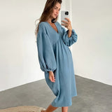 "VIOLET - Casual en comfortabele jurk" can be rewritten as "VIOLET - Ontspannen en comfortabele jurk".