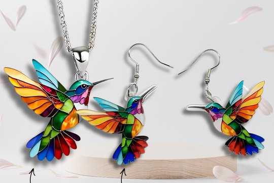 Kleurrijke Kolibrie Ketting – Een Symbool van Vrijheid en Hoop