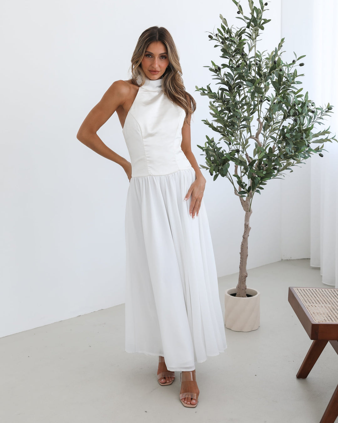 Francille Jurk | Wit |Dames | Halternek | Vloeiende Rok | Maxi Lengte