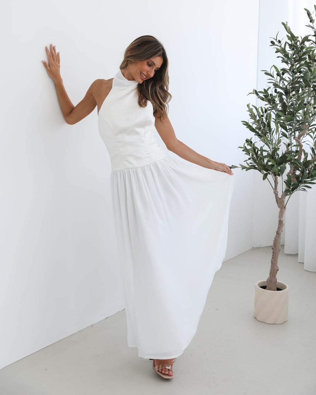 Francille Jurk | Wit |Dames | Halternek | Vloeiende Rok | Maxi Lengte