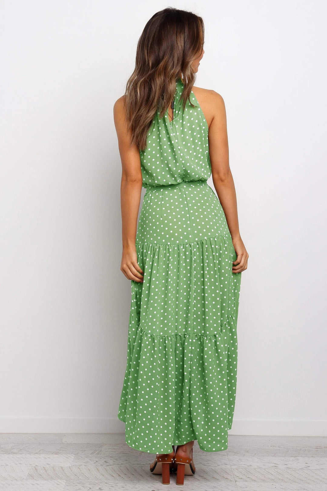 Elegante Midi Jurk met Stipjes en Halsband