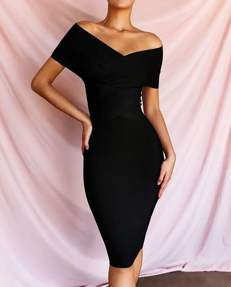 Elegante pencil jurk met blote schouders