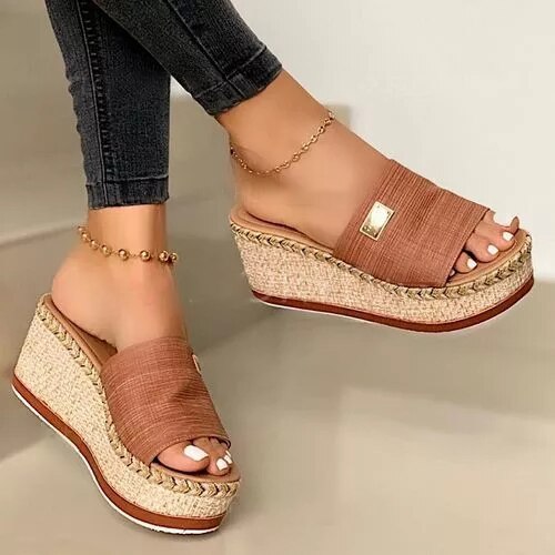 Elegante damesschoenen op een wedge