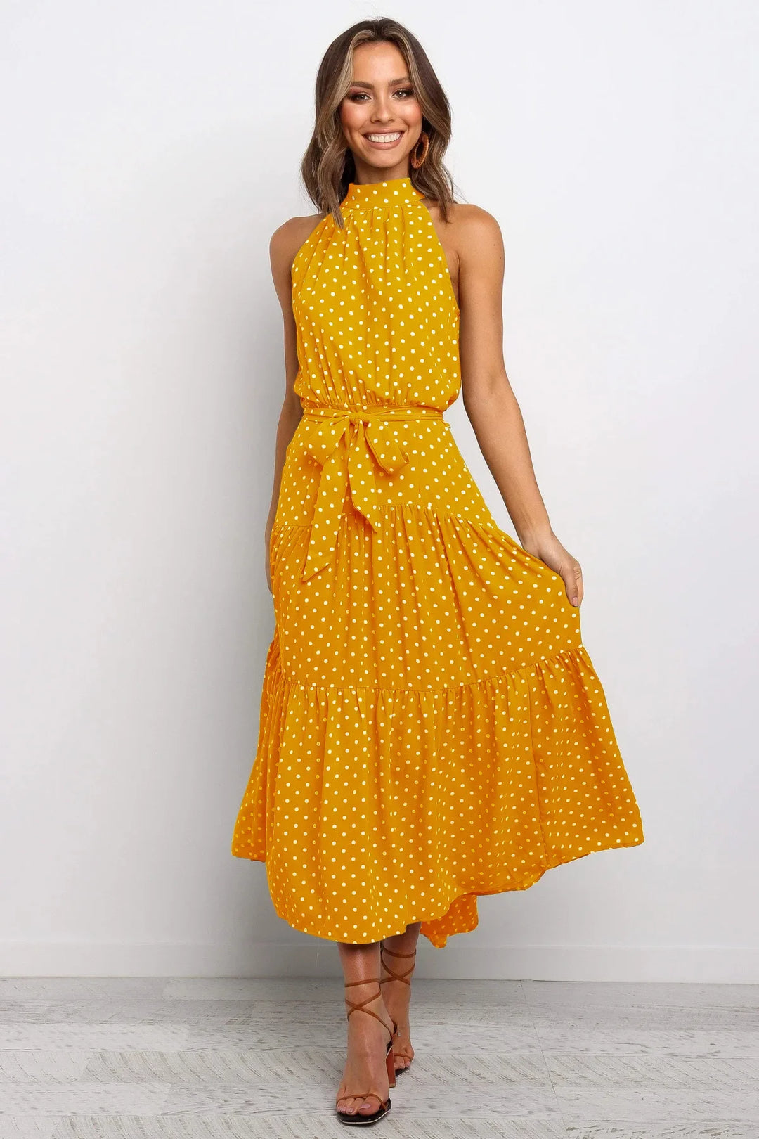 Elegante Midi Jurk met Stipjes en Halsband