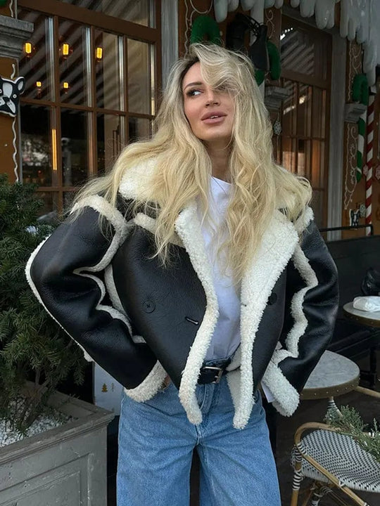 Dames Korte Oversized Winterjas met Contrasterende Afwerking | Modieuze Statement Jas