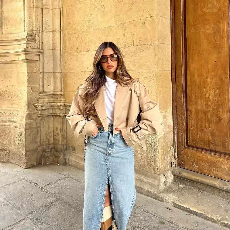 Heidi | Kurzer Trenchcoat | Zeitlose Eleganz und Moderner Chic