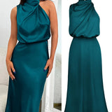 Elegante satijnen midi-jurk met asymmetrische halslijn