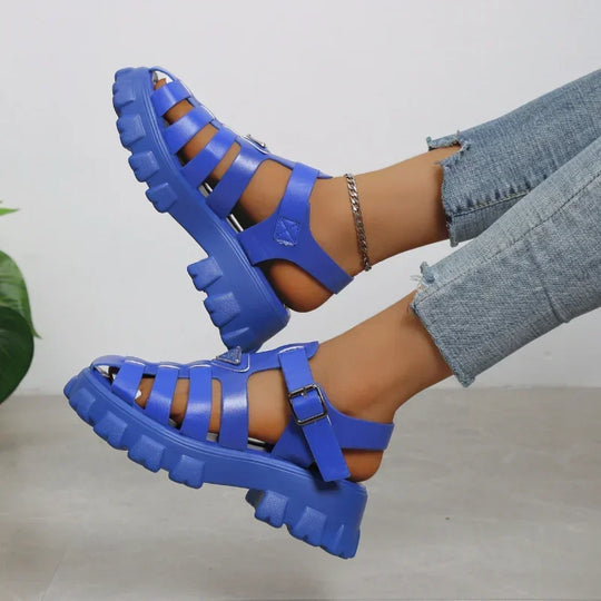 Dames gladiator sandalen op een dikke zool