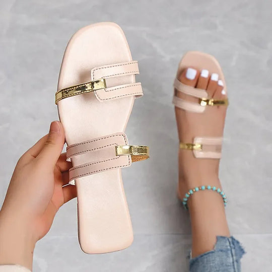 Stijlvolle dames sandalen met metalen gespen