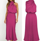 Elegante satijnen midi-jurk met asymmetrische halslijn