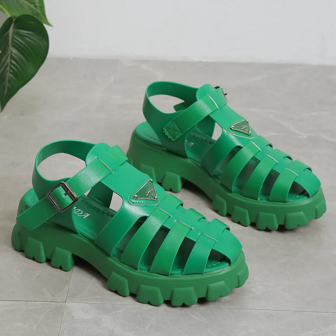 Dames gladiator sandalen op een dikke zool