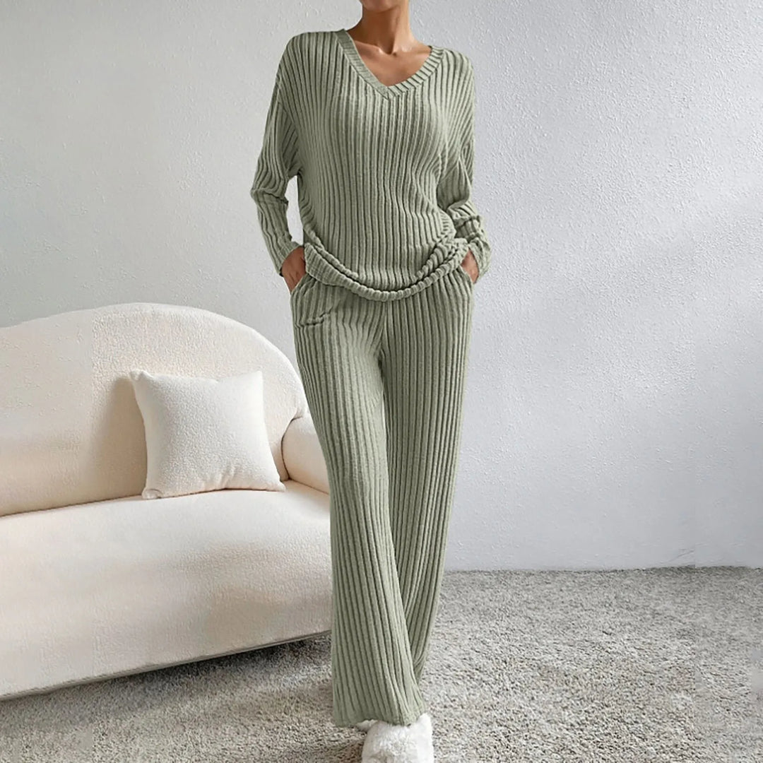 Lena – Stijlvolle Gebreide Set met V-hals