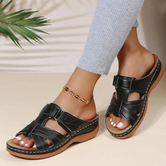 Comfortabele orthopedische dames sandalen met verstelbare banden