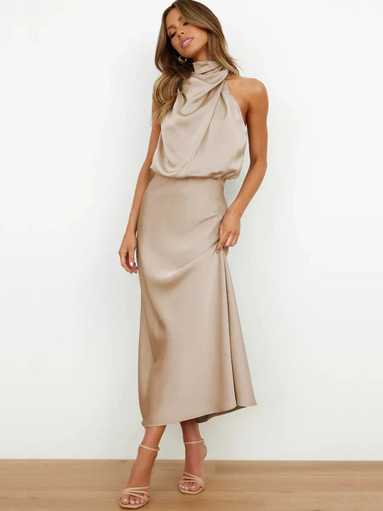 Elegante satijnen midi-jurk met asymmetrische halslijn