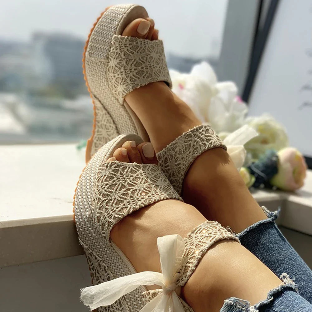 Dames Sandalen met Sleehak en Kant en Veters