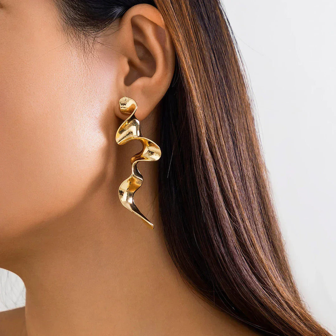 Annelou | Elegante Golvende Hangende Oorbellen voor Vrouwen