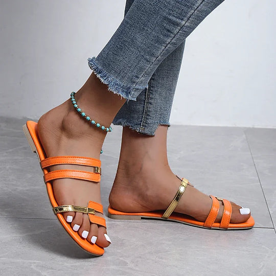 Stijlvolle dames sandalen met metalen gespen