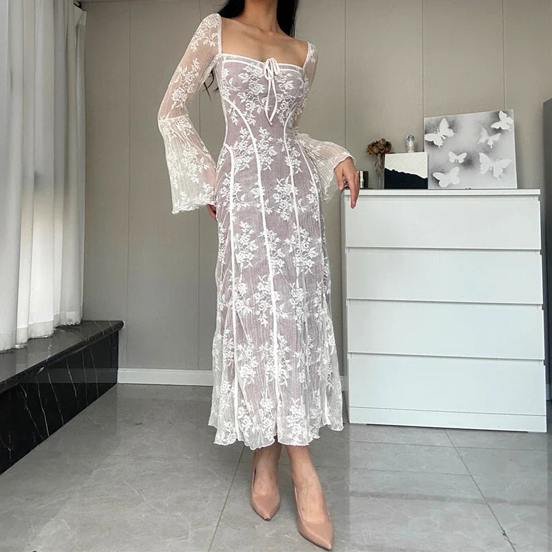 Elegante kanten midi-jurk met lange mouwen