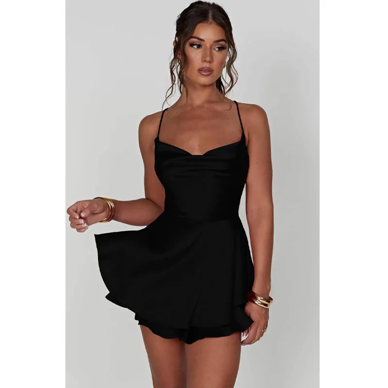 Fijne mini-jurk met open rug en ruffles