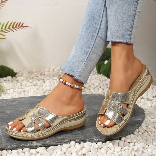 Dames ortopedische sandalen met zachte zool en metallic glans