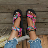 Kleurige dames sandalen in etnische stijl