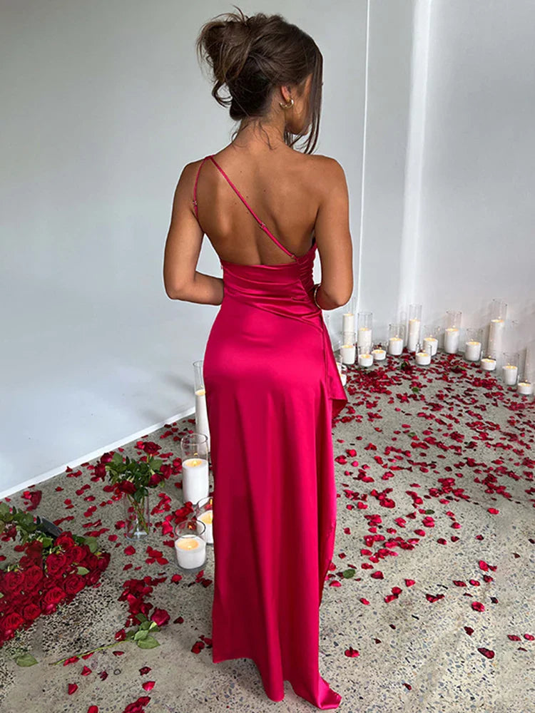 Elegante avondjurk met één schouder en split