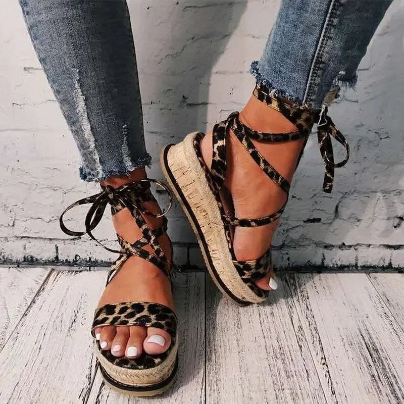 Dames Sandalen op Platform met Gevlochten Zolen en Vetersluiting