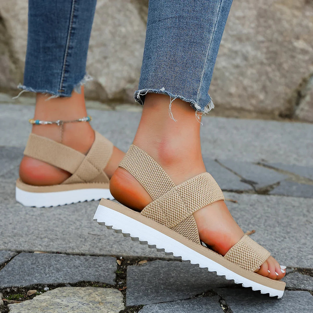 Dames sandalen op sportieve zool met textiele banden