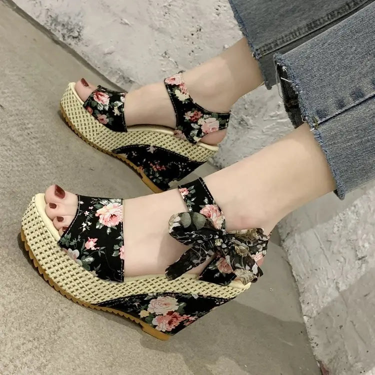 Dames Sandalen met Sleehak en Kant en Veters