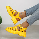 Dames gladiator sandalen op een dikke zool
