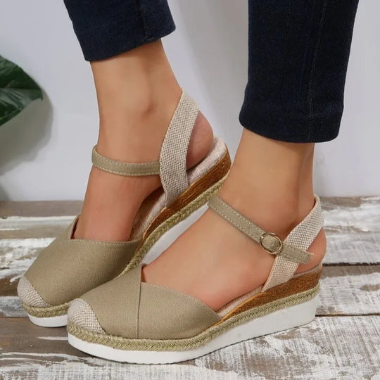 Dames sandalen op espadrille platform met bandje
