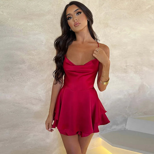 Fijne mini-jurk met open rug en ruffles