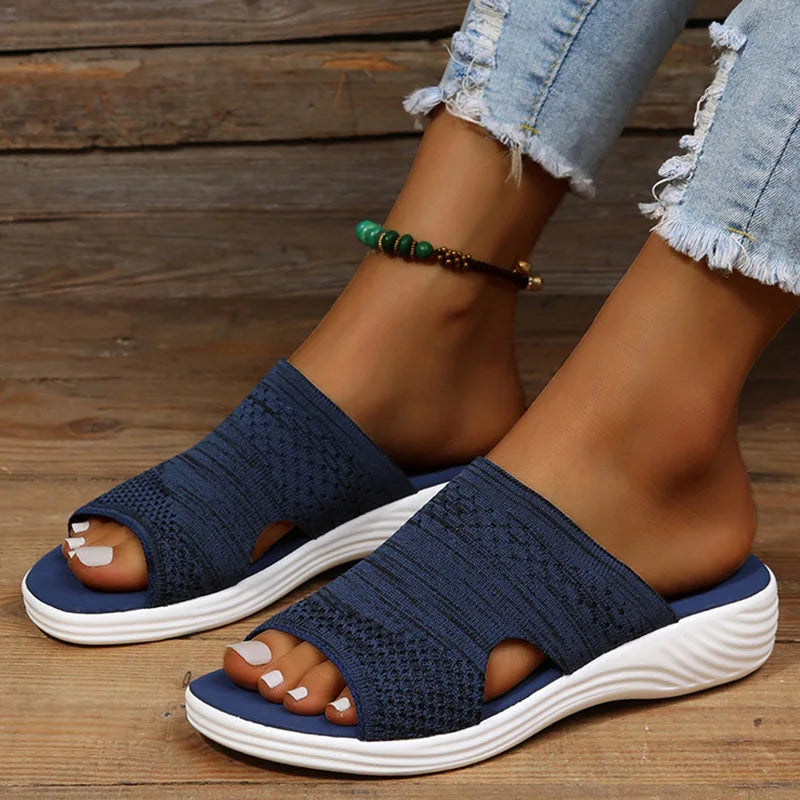 Comfortabele orthopedische dames sandalen van elastisch materiaal