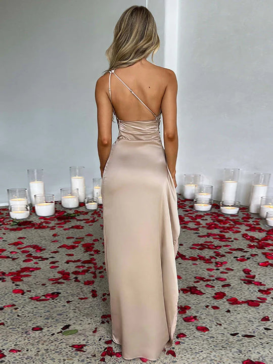 Elegante avondjurk met één schouder en split