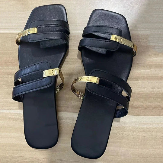 Stijlvolle dames sandalen met metalen gespen