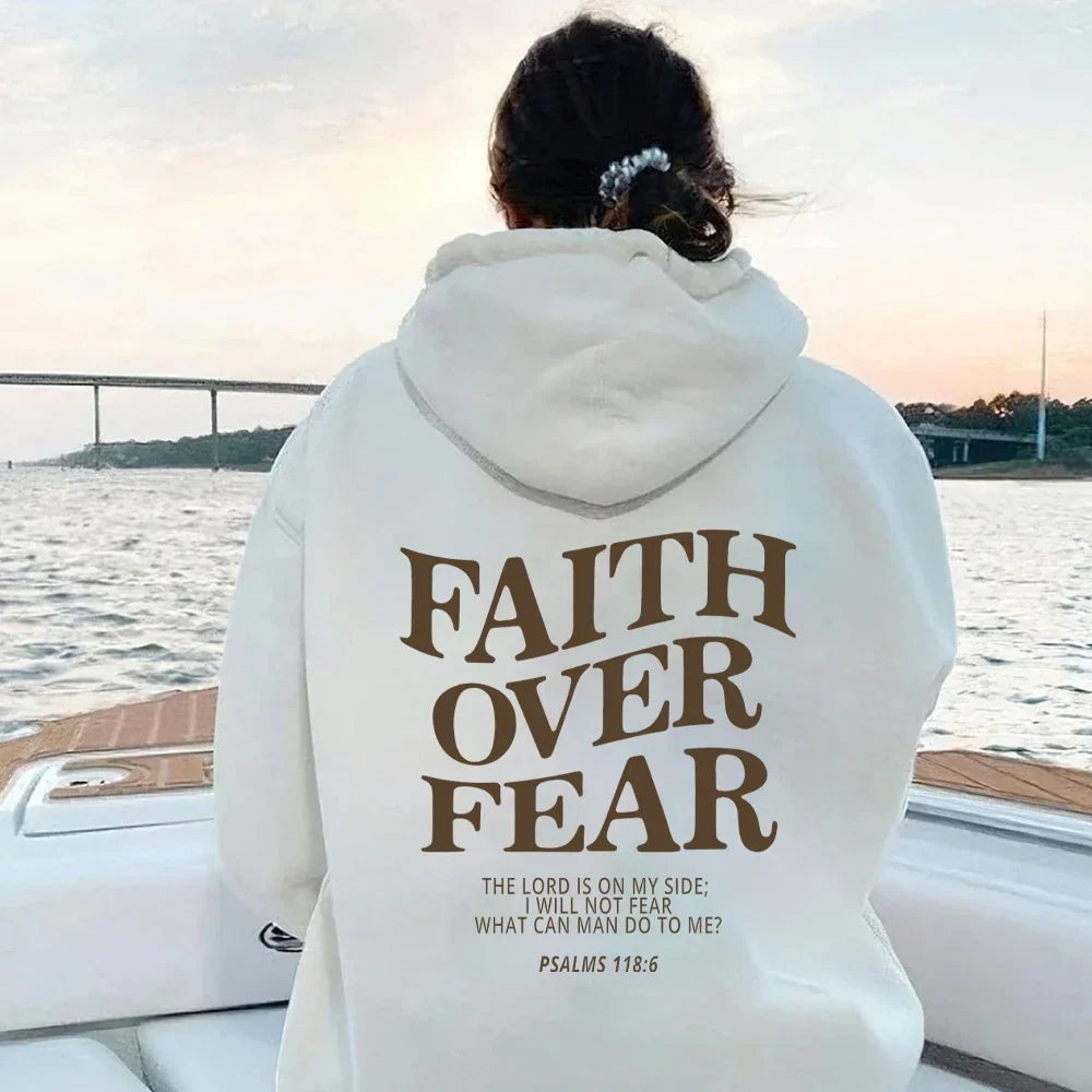 Dames Oversized Hoodie met Faith Over Fear Bijbelvers Print