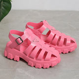 Dames gladiator sandalen op een dikke zool