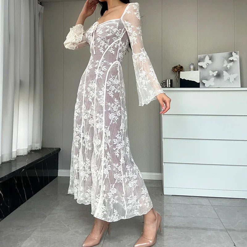 Elegante kanten midi-jurk met lange mouwen