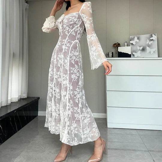 Elegante kanten midi-jurk met lange mouwen
