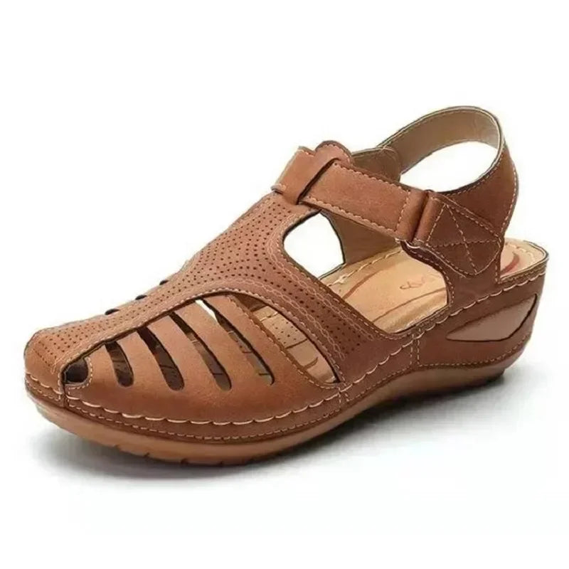 Dames orthopedische sandalen met geperforeerd leer
